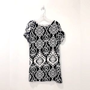 Lucy Love navy/white shift dress. NWOT. Size medium.